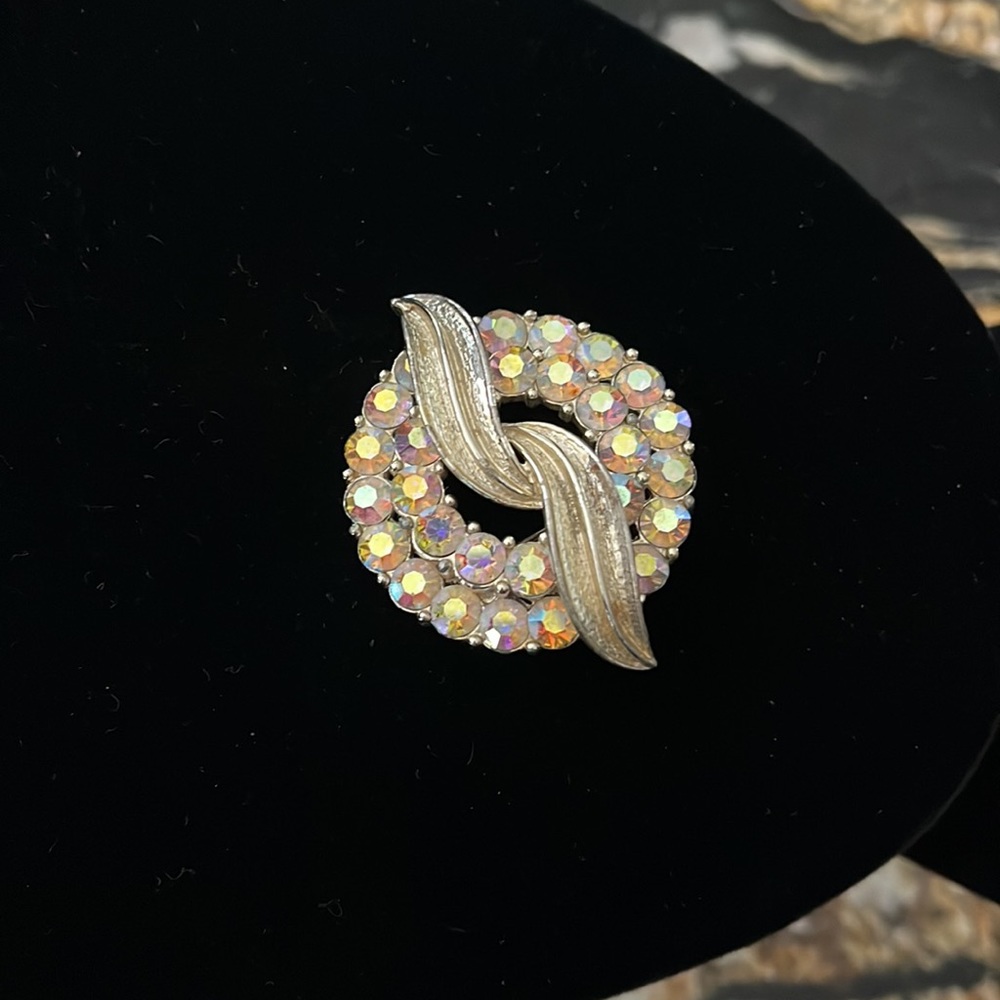 Coro aurora borealis circle brooch